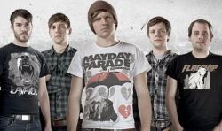 Copyright by www.facebook.com/aliveatlastrock www.facebook.com/aliveatlastrock