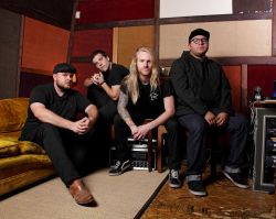 www.facebook.com/cyeband